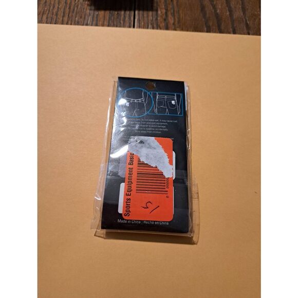 New PGA Tour Tango Red Pocket Clip with Ball Marker NWT Official Golf Accessory - Picture 2 of 2